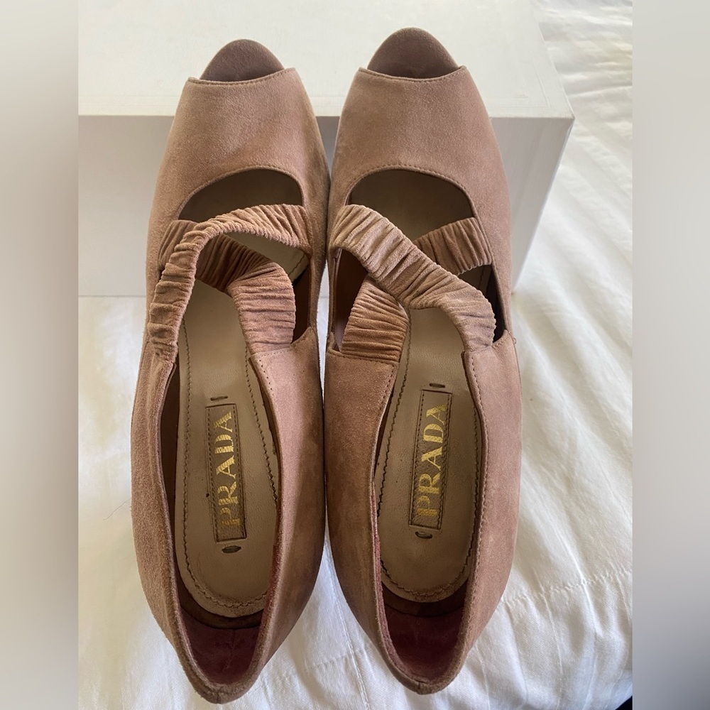 AUTHENTIC light pink Prada  Heels Elegant Suede Design - Picture 7 of 14